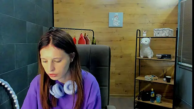 Snapshot of SusannFisher chatting on July 1, 2026, 9:53 am SusannFisher online show from July 1, 2026, 9:53 am
