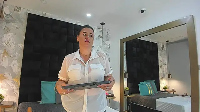 CharlotteG  online show from July 28, 2026, 7:39 pm