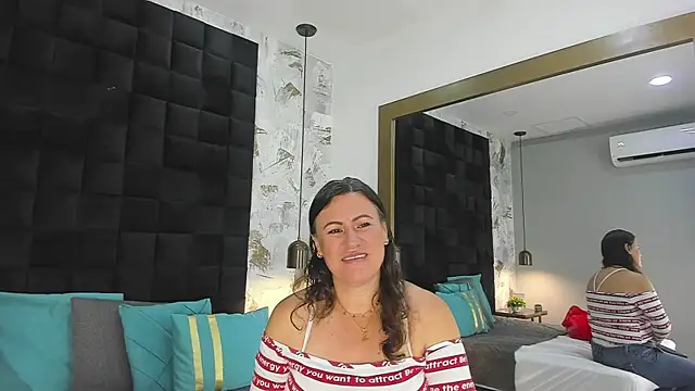 CharlotteG  online show from July 29, 2026, 1:32 pm