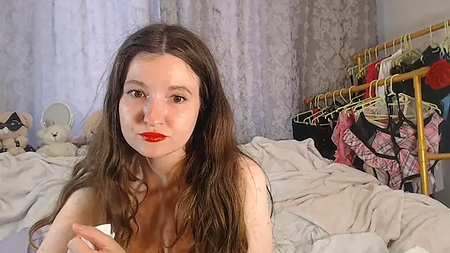 ChloeBrooklyn online show from July 8, 2026, 9:54 am
