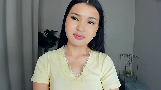 MercedesVleming online show from June 22, 2026, 8:00 am