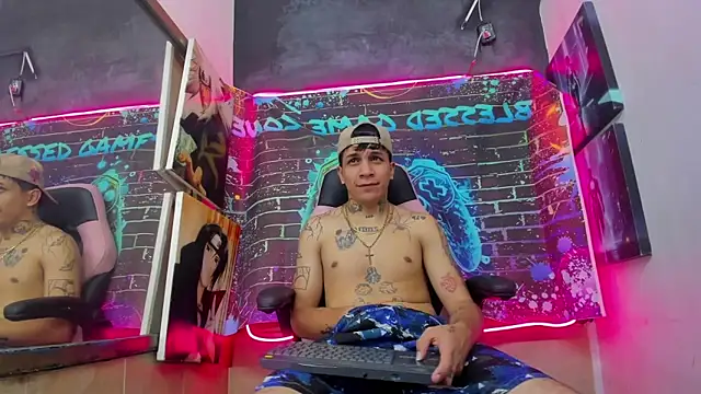 Snapshot of jayy18_ chatting on June 18, 2026, 4:22 am jayy18 online show from June 18, 2026, 4:22 am
