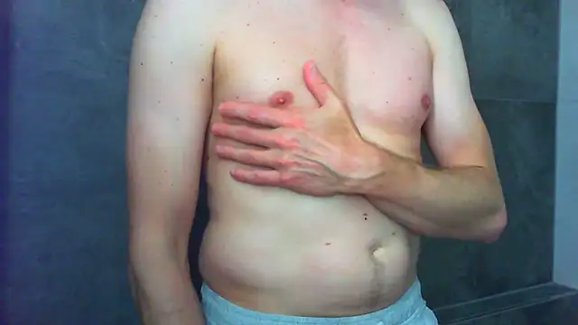NicolasCam online show from June 18, 2026, 4:01 pm