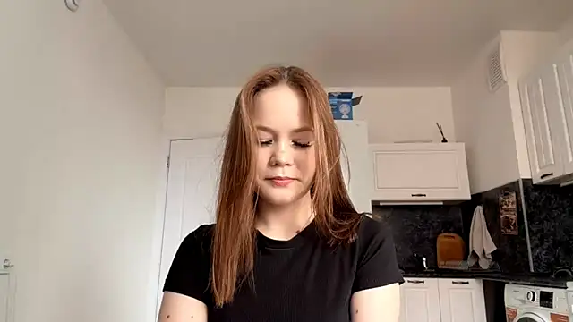 Snapshot of LauranAngelbeck chatting on June 21, 2026, 3:23 am LauranAngelbeck online show from June 21, 2026, 3:23 am