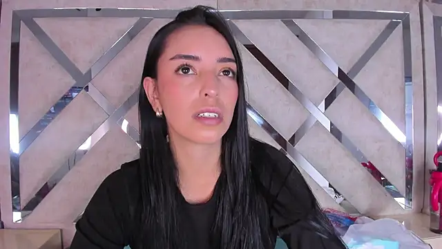 Violeta Harlow online show from July 31, 2026, 9:56 pm