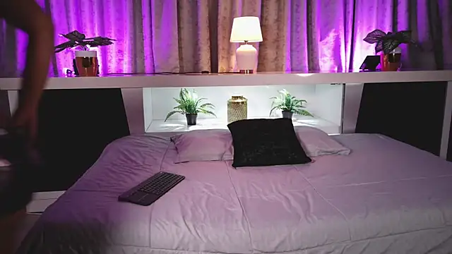Alittlepieceofheaven online show from July 14, 2026, 12:44 pm