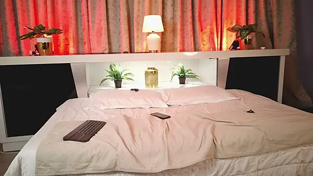 Alittlepieceofheaven online show from July 22, 2026, 4:53 pm