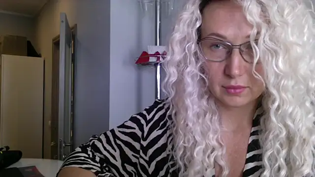 Snapshot of Solenyavo chatting on August 8, 2026, 10:11 am Solenyavo online show from August 8, 2026, 10:11 am