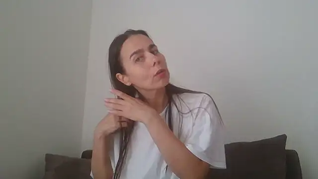 Snapshot of Vanelleda chatting on June 27, 2026, 12:33 pm Vanelleda online show from June 27, 2026, 12:33 pm