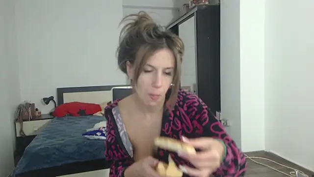 Snapshot of DedeSibel chatting on February 25, 2025, 2:37 pm DedeSibel online show from February 25, 2025, 2:37 pm