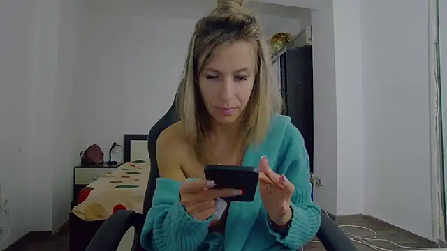 Snapshot of DedeSibel chatting on October 9, 2025, 6:58 am DedeSibel online show from October 9, 2025, 6:58 am