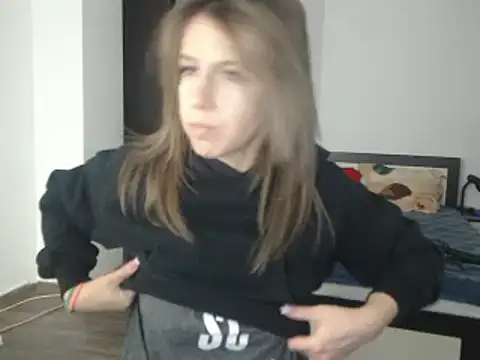 Snapshot of DedeSibel chatting on February 24, 2025, 12:59 pm DedeSibel online show from February 24, 2025, 12:59 pm