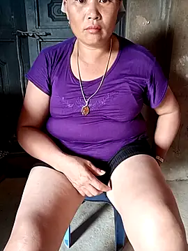 Snapshot of NyloveSquirt chatting on June 27, 2026, 8:42 am NyloveSquirt online show from June 27, 2026, 8:42 am