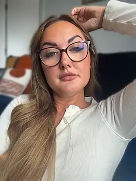 Crystal xox online show from June 29, 2026, 10:15 am