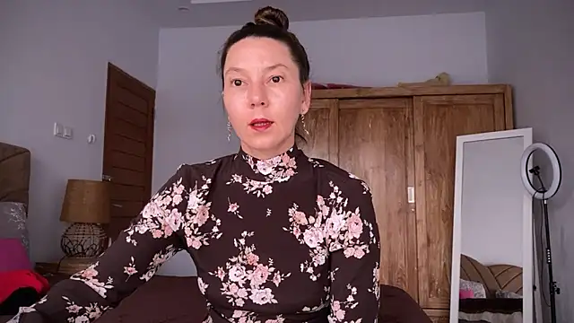 Snapshot of kittycat4you chatting on February 18, 2025, 6:48 am kittycat4you online show from February 18, 2025, 6:48 am