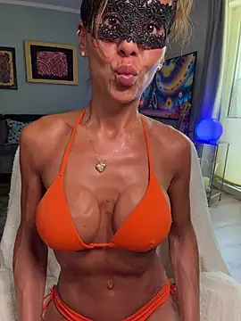 SuuWhite online show from August 5, 2026, 9:58 am