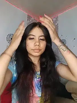 Snapshot of AylinLove_ chatting on August 2, 2026, 12:09 am AylinLove online show from August 2, 2026, 12:09 am