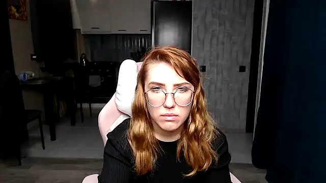 Reginasmilee online show from November 18, 2025, 1:54 am