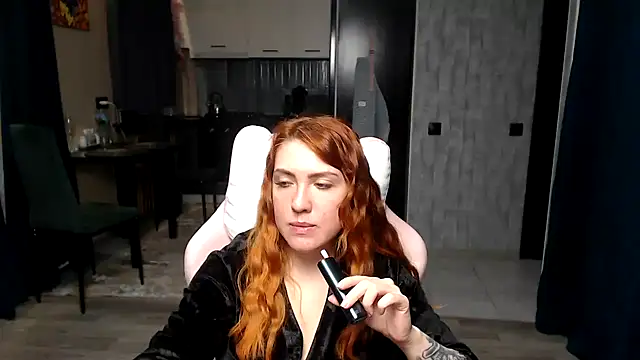 Reginasmilee online show from April 6, 2026, 4:46 am