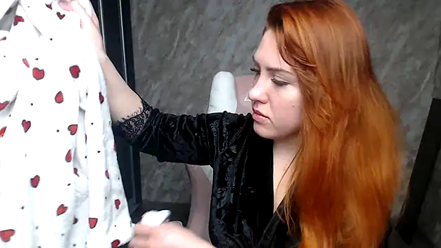 Reginasmilee online show from February 6, 2026, 10:39 pm