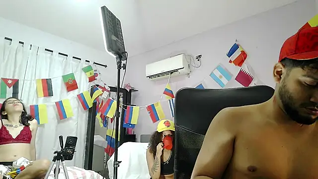 3wayX online show from June 24, 2026, 4:22 am