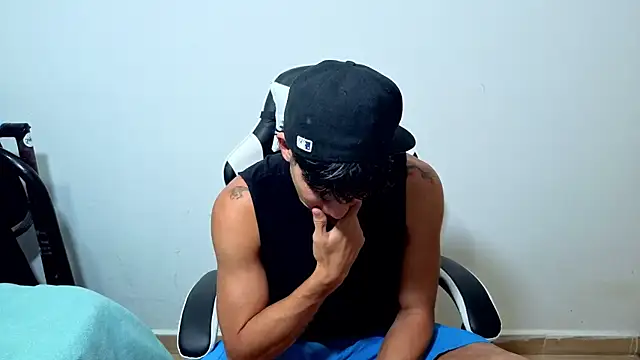 Noah  Dick online show from August 7, 2026, 1:33 am