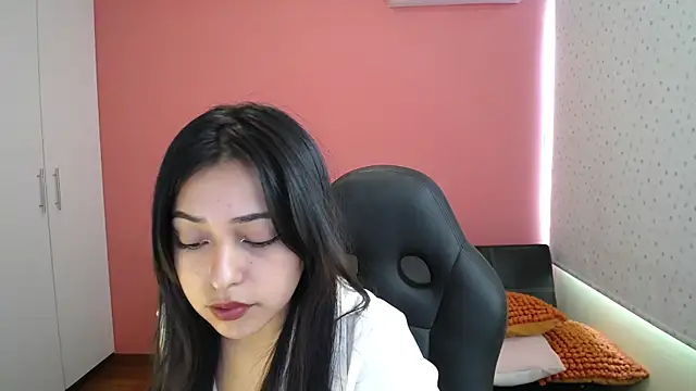 milett444 online show from July 8, 2026, 7:58 pm