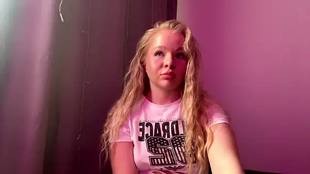 BrianaJess online show from June 26, 2026, 2:12 pm