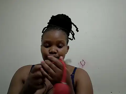 Snapshot of QueenAtynat chatting on June 24, 2026, 11:31 am QueenAtynat online show from June 24, 2026, 11:31 am