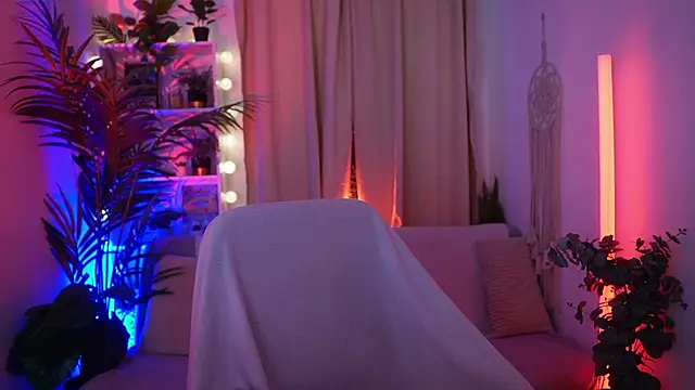 Anna Leah  online show from July 2, 2026, 6:25 pm