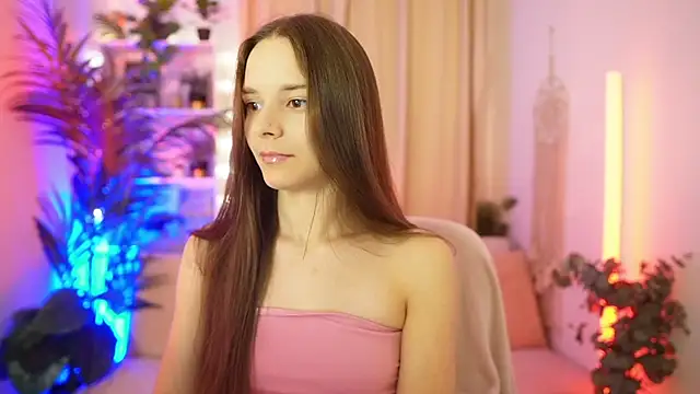Anna Leah  online show from July 4, 2026, 9:19 pm