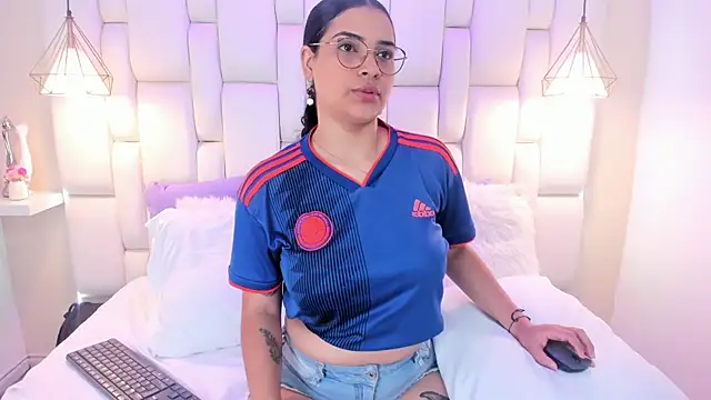 Snapshot of Salome_Baker chatting on June 27, 2026, 12:22 pm Salome Baker online show from June 27, 2026, 12:22 pm