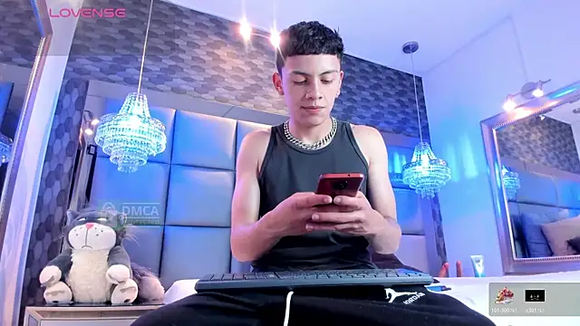 Snapshot of Mike_Hung chatting on June 25, 2026, 8:47 pm Mike Hung online show from June 25, 2026, 8:47 pm