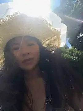 Snapshot of ellas-sun chatting on July 2, 2026, 3:23 am ellas-sun online show from July 2, 2026, 3:23 am