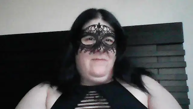 RavenRunee online show from July 3, 2026, 2:40 am