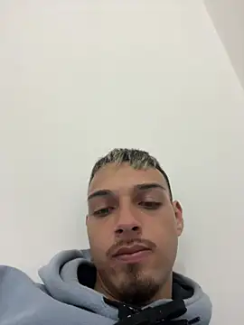 Snapshot of Erick_Santos39 chatting on June 28, 2026, 3:40 pm Erick Santos39 online show from June 28, 2026, 3:40 pm