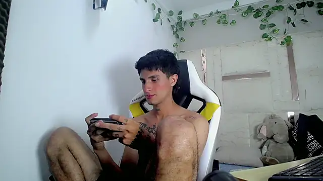 AUSTIN BOYY online show from July 7, 2026, 11:41 pm