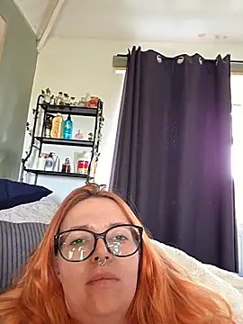 Snapshot of boodemblue chatting on June 30, 2026, 4:18 pm boodemblue online show from June 30, 2026, 4:18 pm