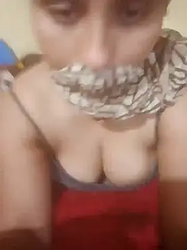 Gayatrthakur00000 online show from June 30, 2026, 3:01 pm