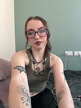 Snapshot of Ellie_Whitfield chatting on July 3, 2026, 2:34 pm Ellie Whitfield online show from July 3, 2026, 2:34 pm