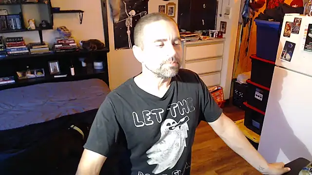 Daddy Werewolf online show from July 16, 2026, 3:36 am