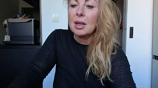 TammyJeann online show from September 11, 2025, 12:27 pm