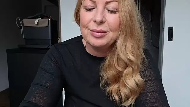 TammyJeann online show from October 6, 2025, 7:53 am