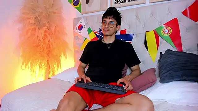 Drake Sato online show from July 8, 2026, 3:19 am