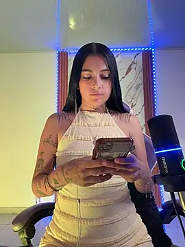 hottatuuu online show from July 2, 2026, 1:50 am