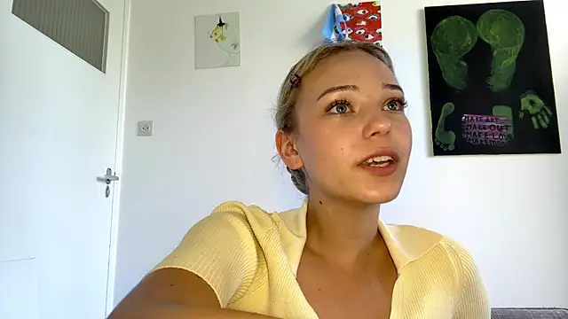 Snapshot of Kassejent chatting on July 1, 2026, 11:21 am Kassejent online show from July 1, 2026, 11:21 am