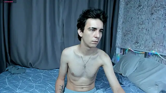Snapshot of SableClover chatting on July 9, 2026, 1:21 pm SableClover online show from July 9, 2026, 1:21 pm