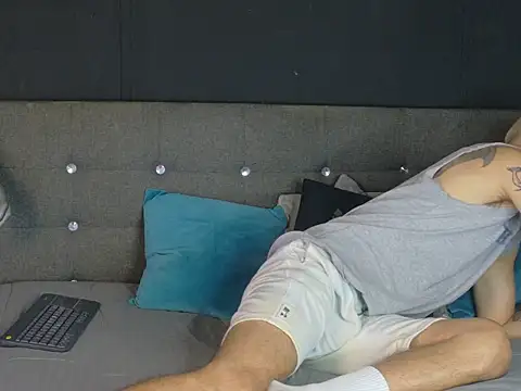Snapshot of touching_the_sky chatting on July 5, 2026, 11:39 am touching the sky online show from July 5, 2026, 11:39 am