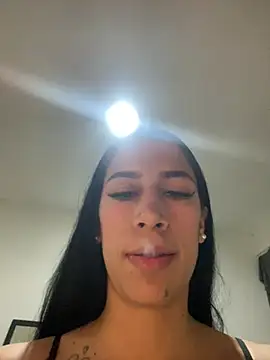 aurorarusso1 online show from July 6, 2026, 1:01 am
