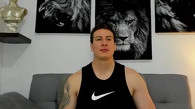 AlexHarrington online show from July 8, 2026, 1:52 am
